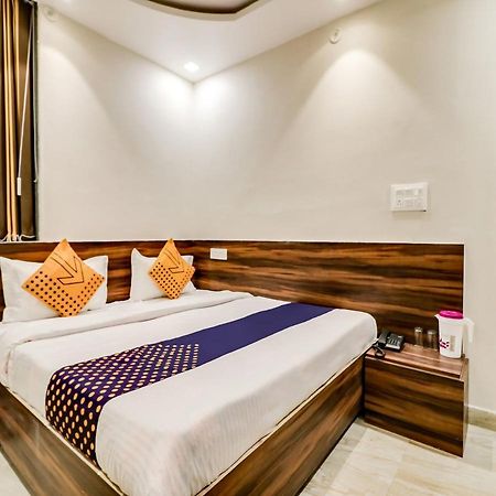 Spot On 69549 Hotel Shri Ram Kashi Muthiganj Exterior photo